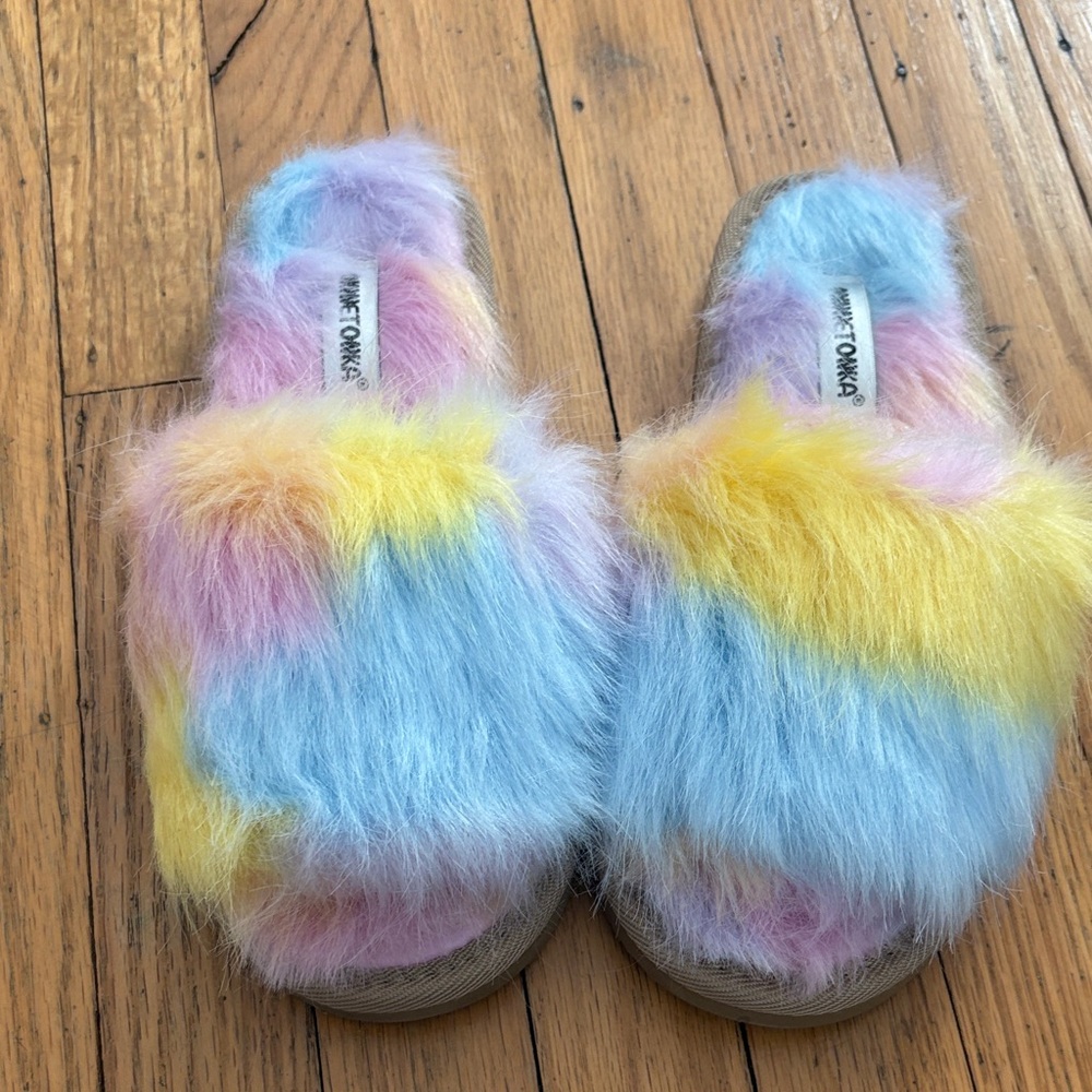 Minnetonka Multicolor Fuzzy Kids Slippers